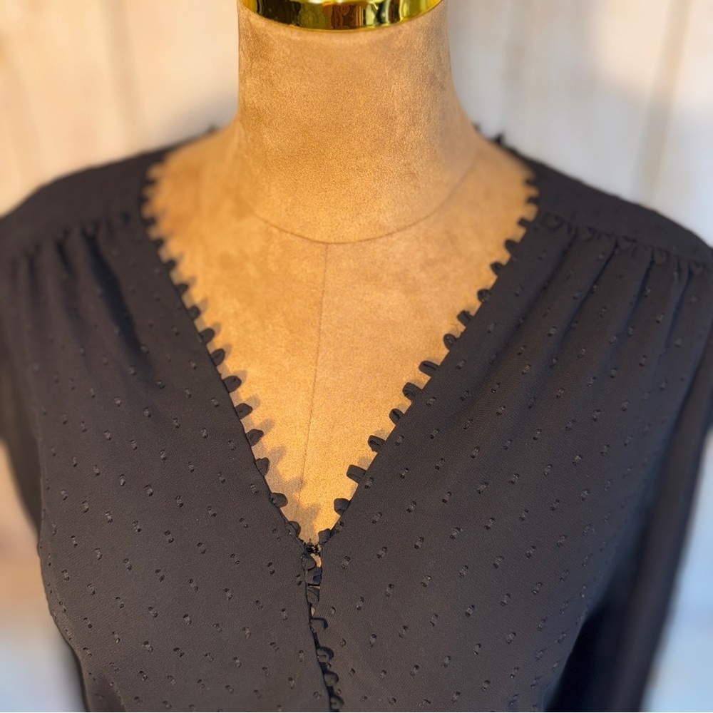 White House Black Market Black Textured Dot Faux Wrap Blouse Sz L​​ - Picture 4 of 12